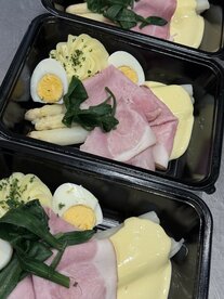 Kleine asperges op Vlaamse wijze